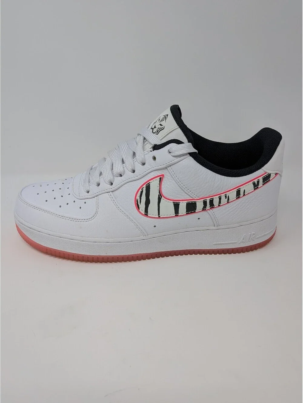 Nike Air Force 1 '07 QS South Korea Men's Size 10 CW3919-100 White Tiger Box